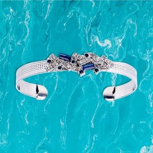 Paparazzi A Chic Clique Bracelet in Blue